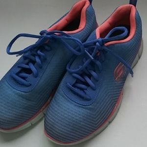 SKETCHERS * LIGHTWEIGHT MEMORY FOAM SNEAKERS